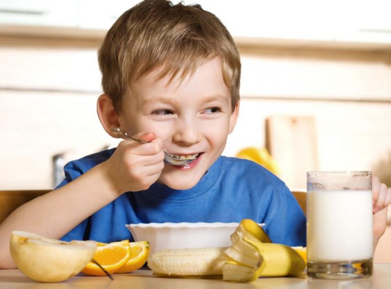 Các món ăn giàu năng lượng kích thích trẻ suy dinh dưỡng