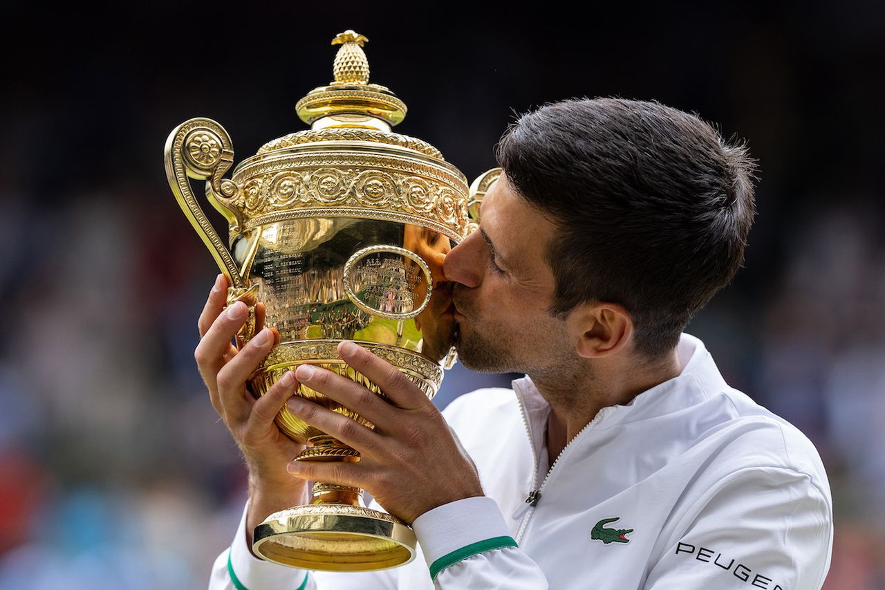 tay vợt Novak Djokovic thiết lập Grand Slam thứ 19 và thứ 20 trong năm 2021